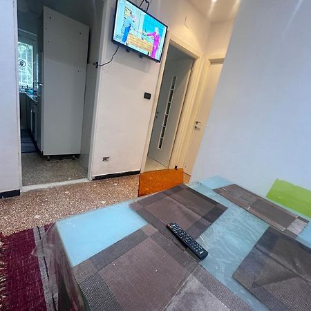 Entire 3 Bed Rooms Apartment,Centrum Genua Exteriör bild