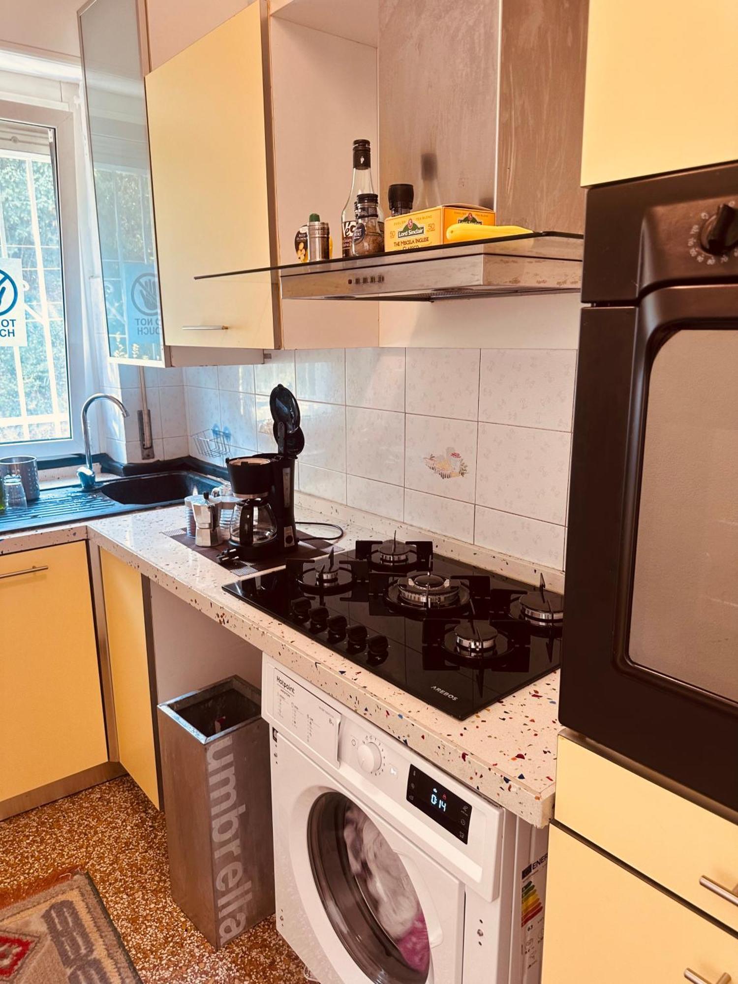 Entire 3 Bed Rooms Apartment,Centrum Genua Exteriör bild